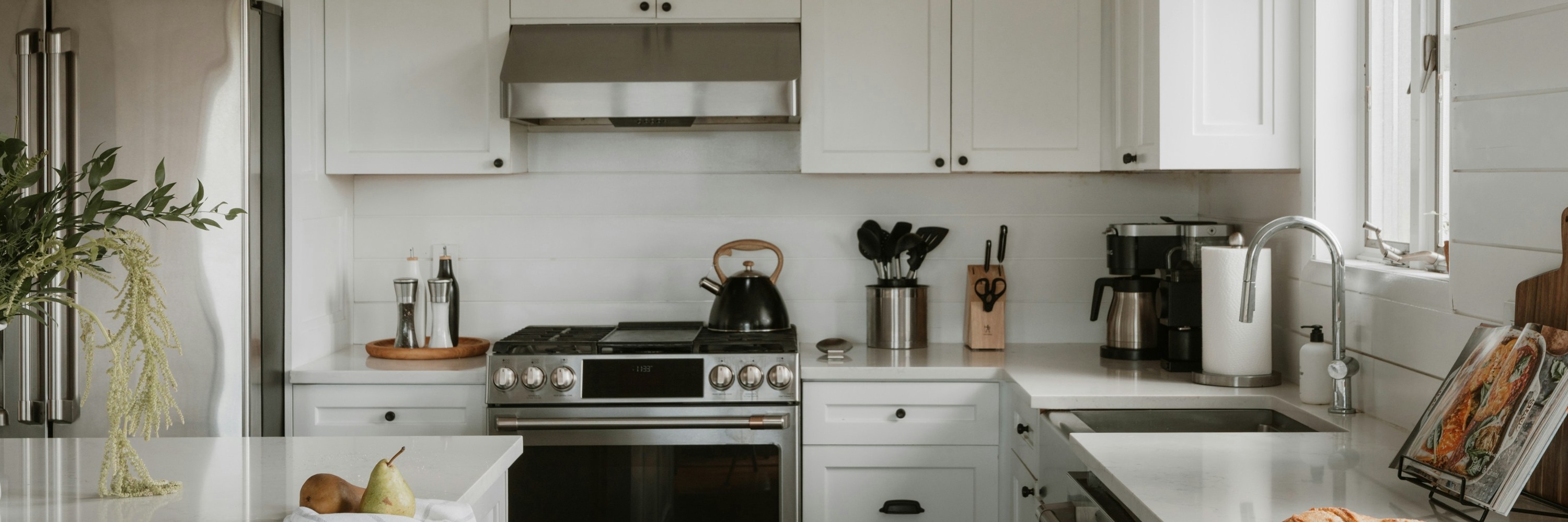 Professional cleaning team β transparent hourly pricing for York Region and Simcoe County